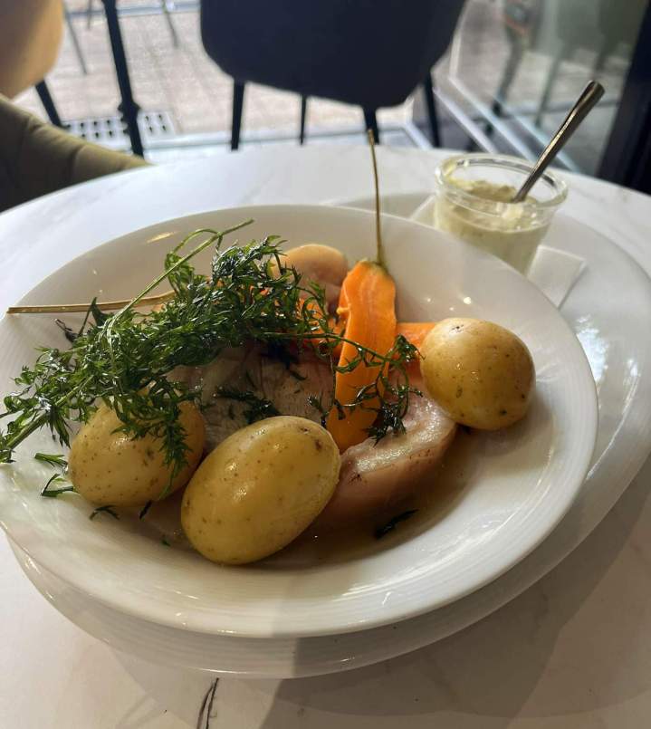 Plat bistronomique traditionnel Orange